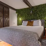 Bed & Breakfast Small Cozy Room In Patio With Piano And Snooker - Sintra Wow