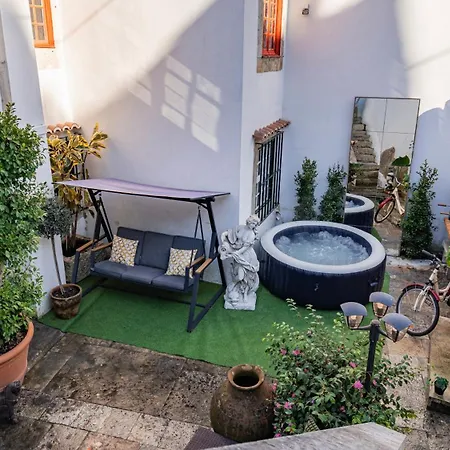 Small Cozy In Patio With Piano And Snooker - Wow