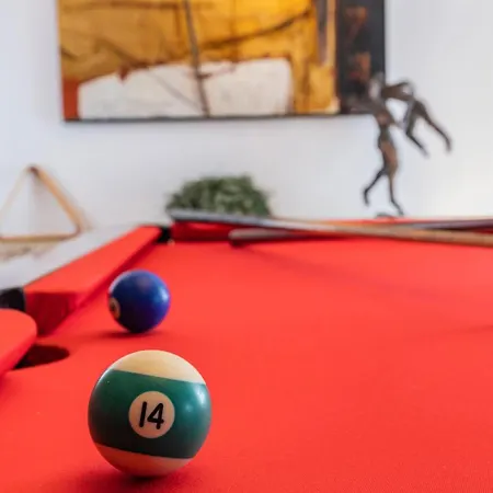 Small Cozy In Patio With Piano And Snooker - Wow Bed & Breakfast Sintra